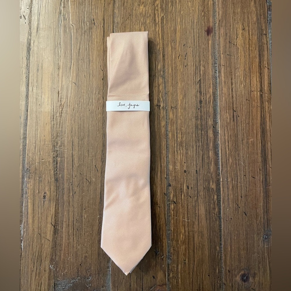NWT Love, Jayne tie
